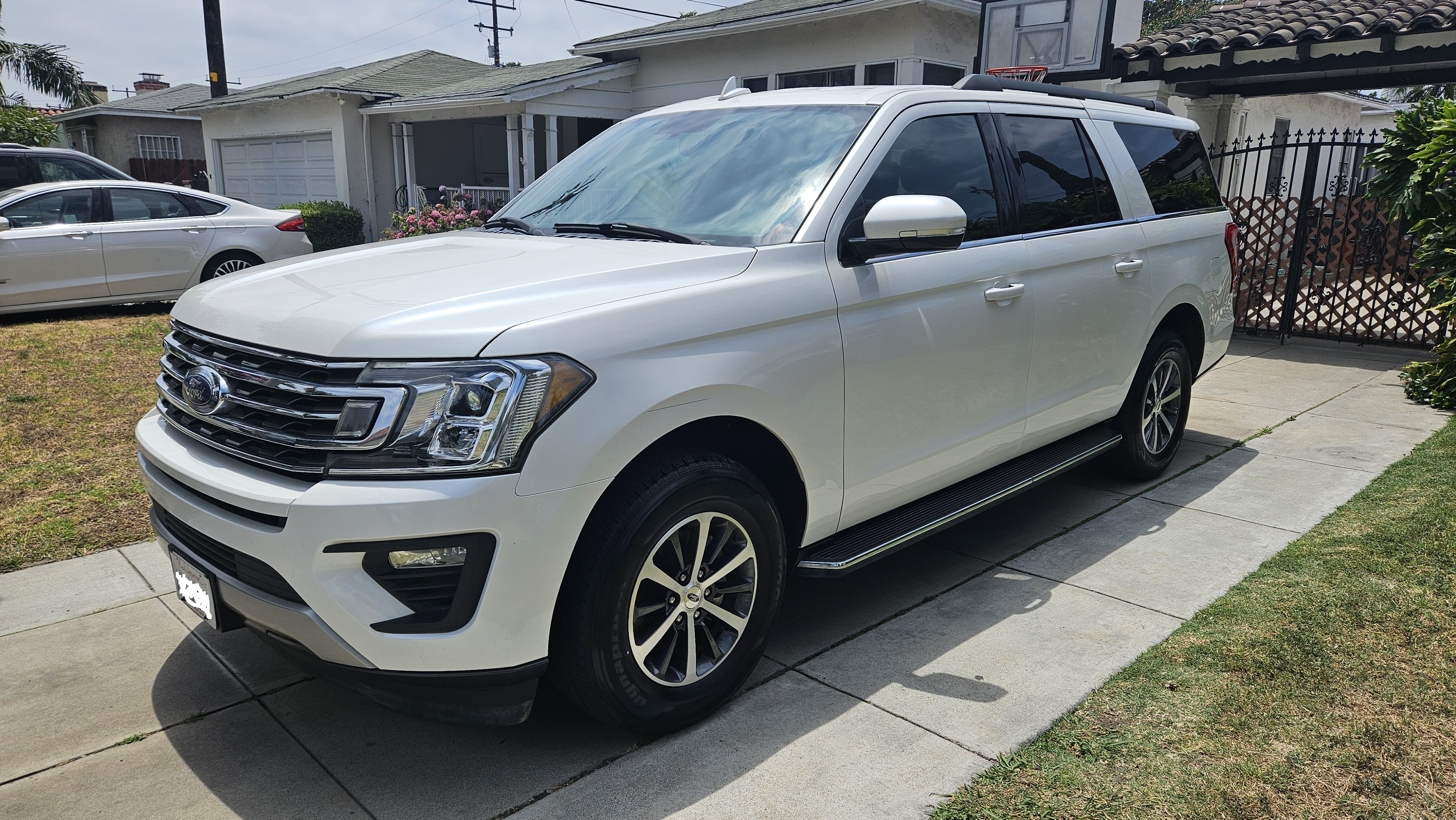 Used 2018 Ford Expedition Max XLT w/ Equipment Group 202A RWD image 8