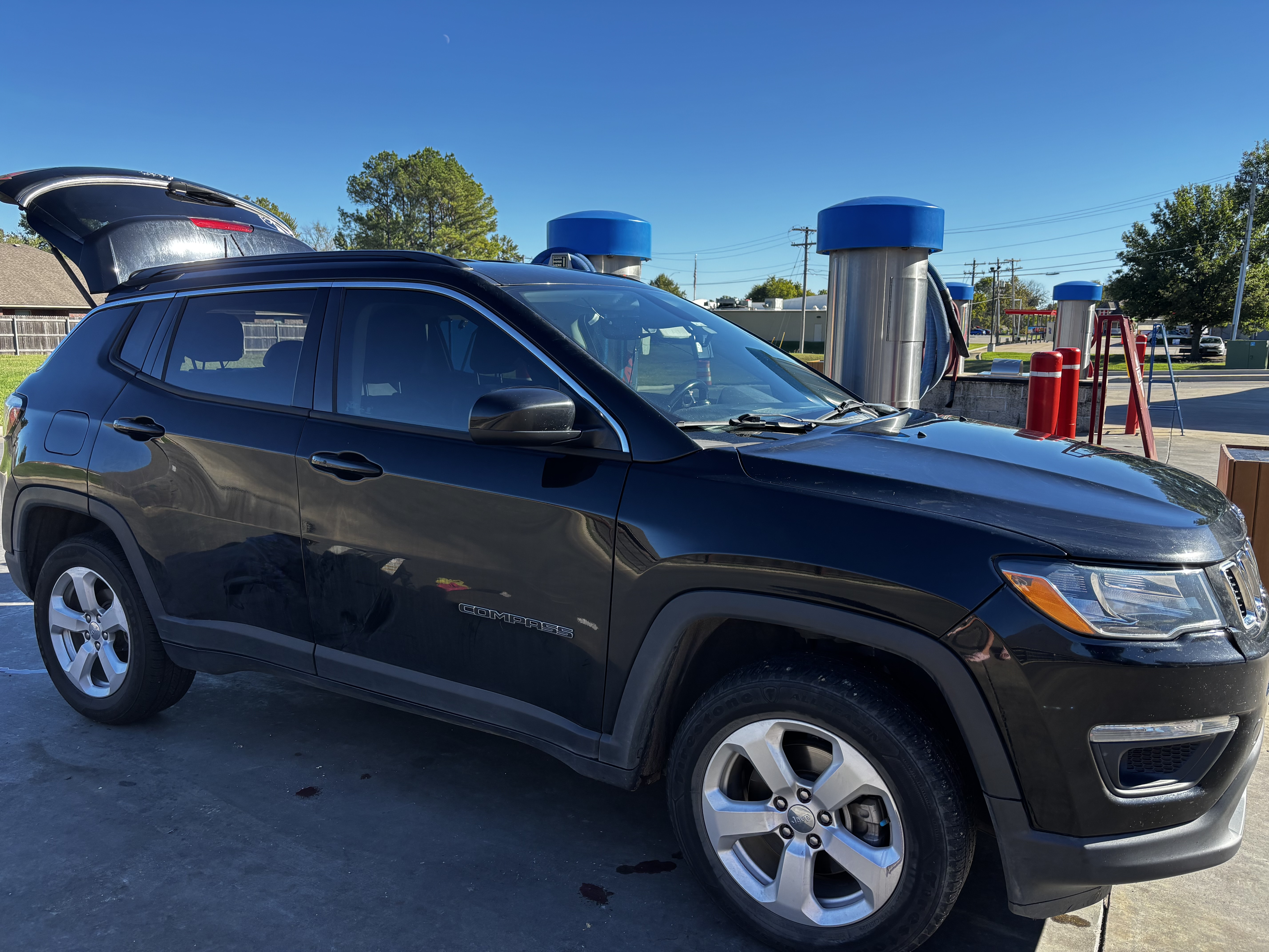 Used 2020 Jeep Compass Latitude AWD/4WD image 2