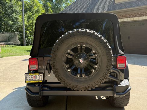 Used 2015 Jeep Wrangler Unlimited Sport w/ Quick Order Package 24S AWD/4WD image 10