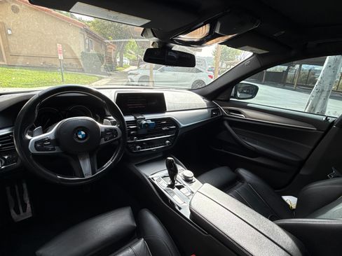 Used 2019 BMW 530e w/ M Sport Package image 13