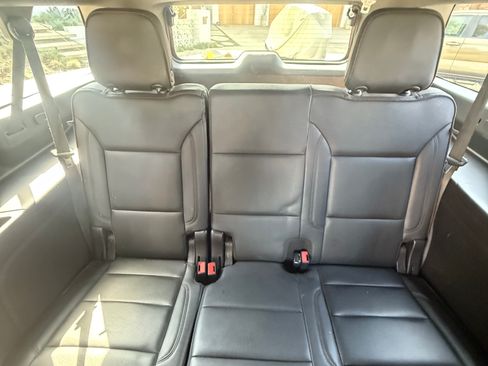 Used 2021 Chevrolet Suburban High Country w/ Premium Package image 11