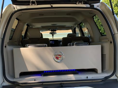 Used 2004 Cadillac Escalade AWD image 20