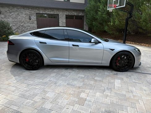 Used 2025 Tesla Model S Plaid AWD/4WD image 4