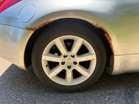 Used 2004 Nissan 350Z Enthusiast RWD image 8