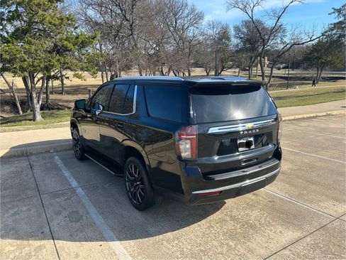 Used 2021 Chevrolet Tahoe LT w/ LT Signature Package image 19