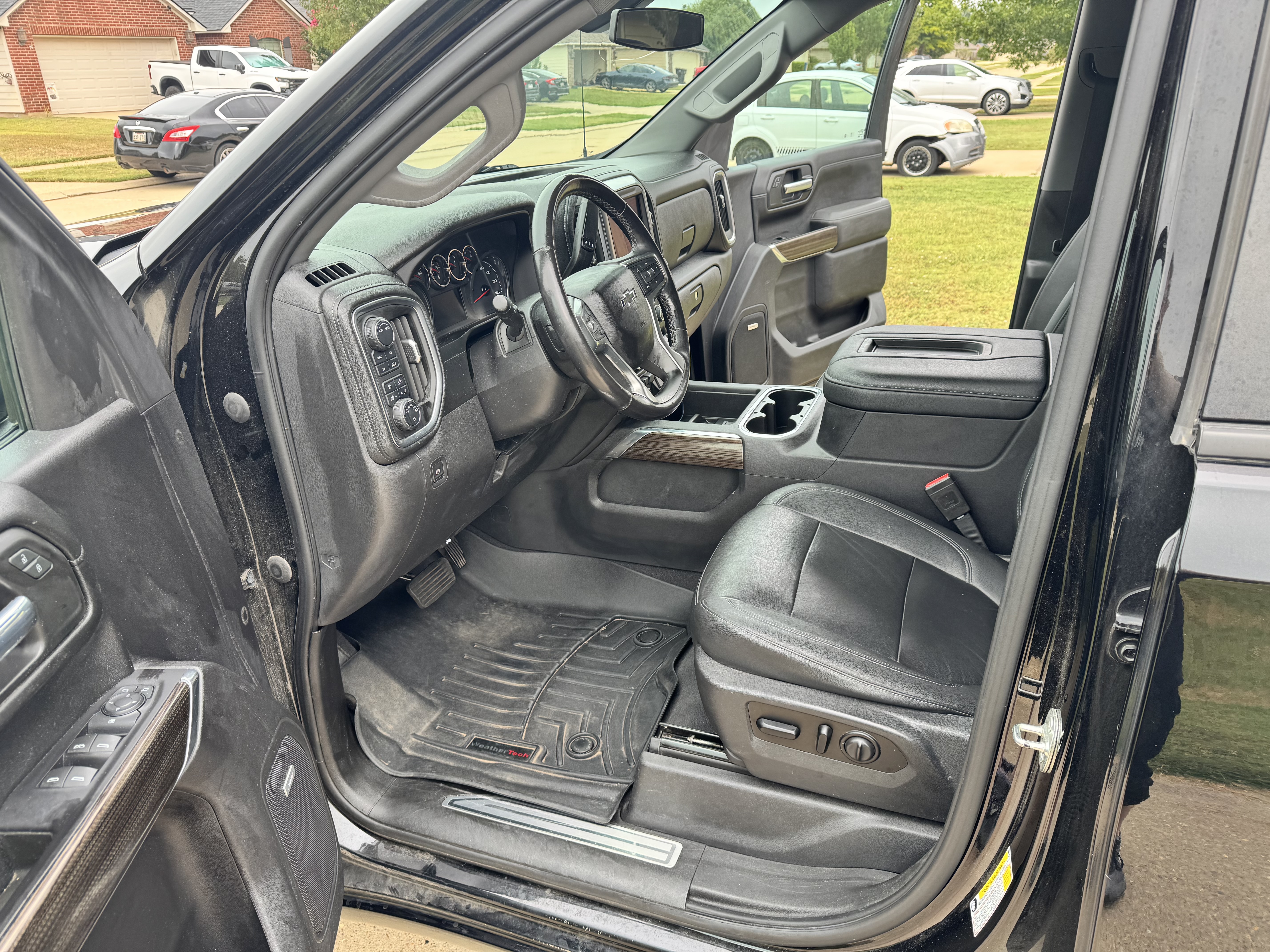 Used 2021 Chevrolet Silverado 1500 RST w/ Convenience Package II AWD/4WD image 11