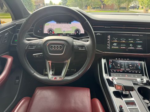 Used 2022 Audi SQ7 Premium Plus w/ SQ7 Executive Package AWD/4WD image 6