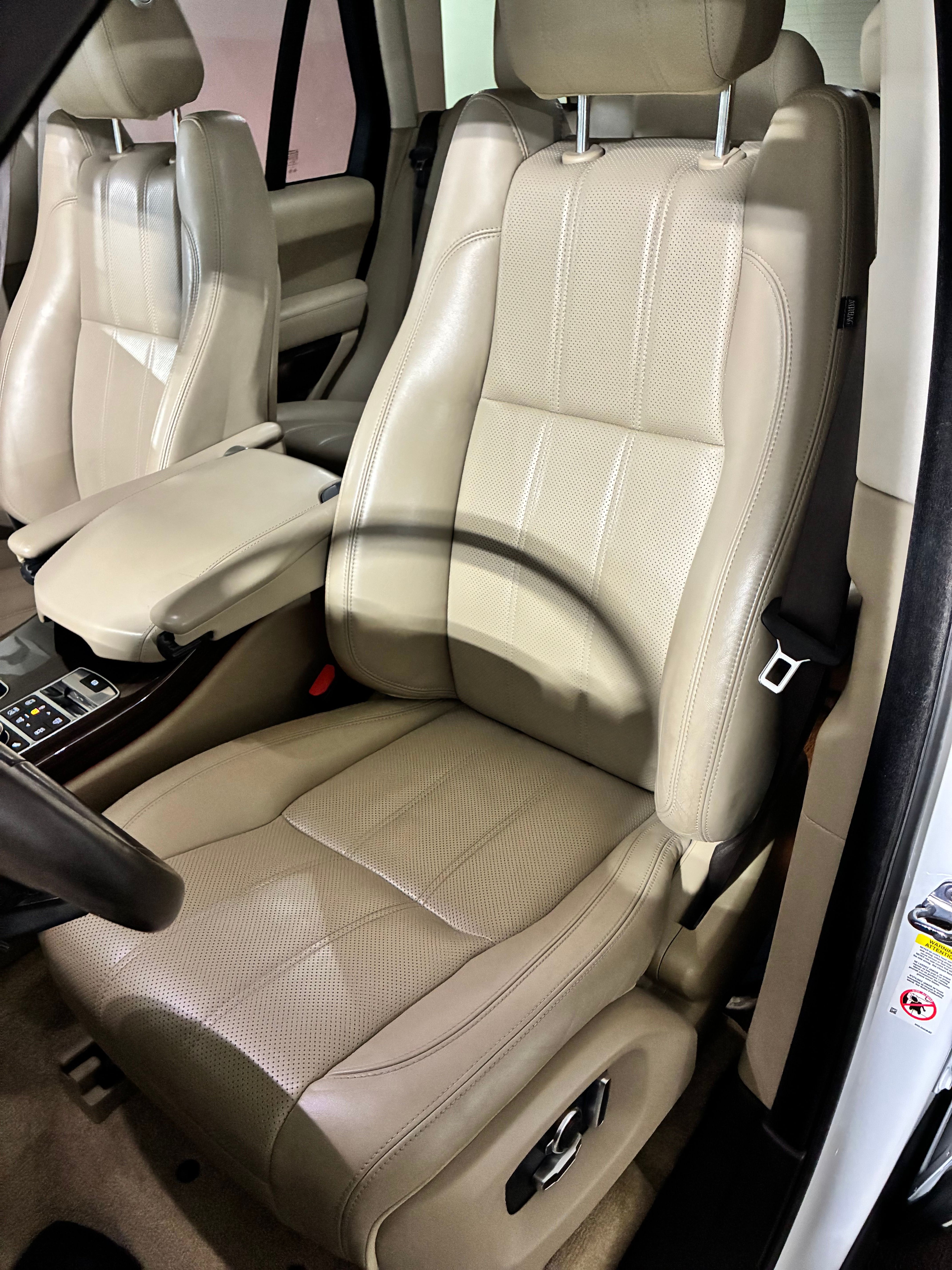 Used 2017 Land Rover Range Rover HSE AWD/4WD image 5