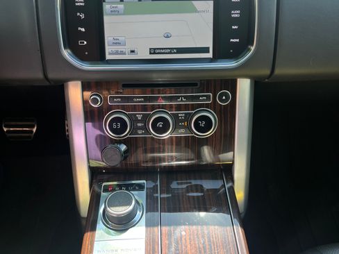 Used 2015 Land Rover Range Rover Supercharged AWD/4WD image 21