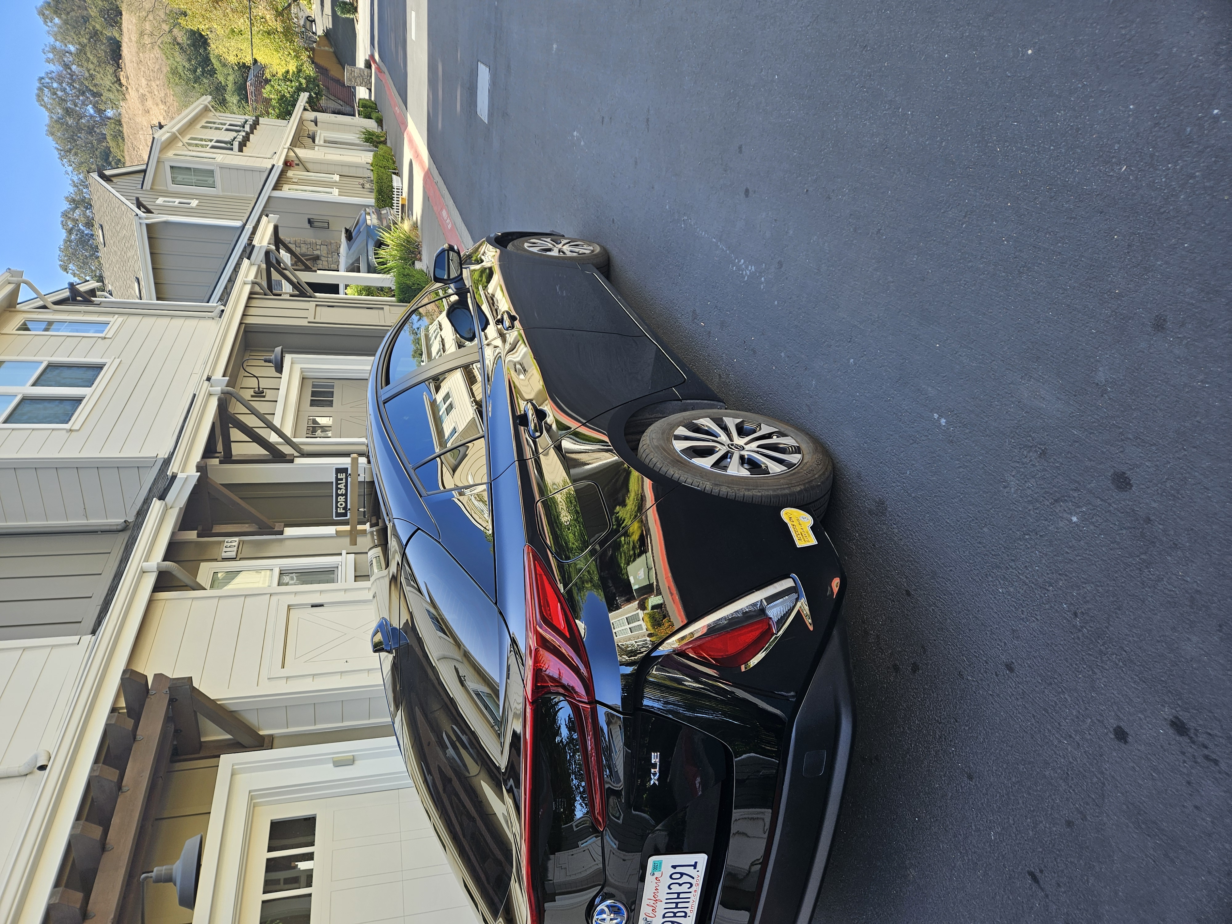 Used 2022 Toyota Prius Prime XLE FWD image 9