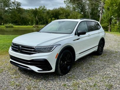 Used 2022 Volkswagen Tiguan SE R-Line