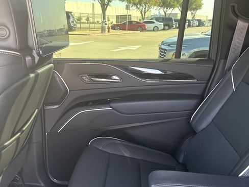 Used 2024 Cadillac Escalade ESV Sport w/ LPO, ONYX Package image 30