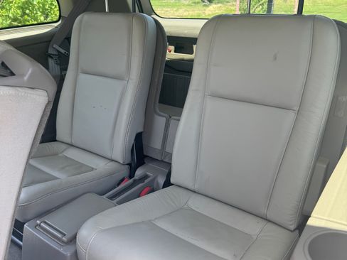 Used 2004 Volvo XC90 2.5T AWD/4WD image 17