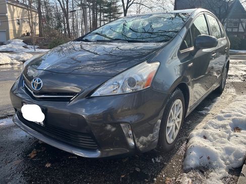 Used 2012 Toyota Prius V Three image 5