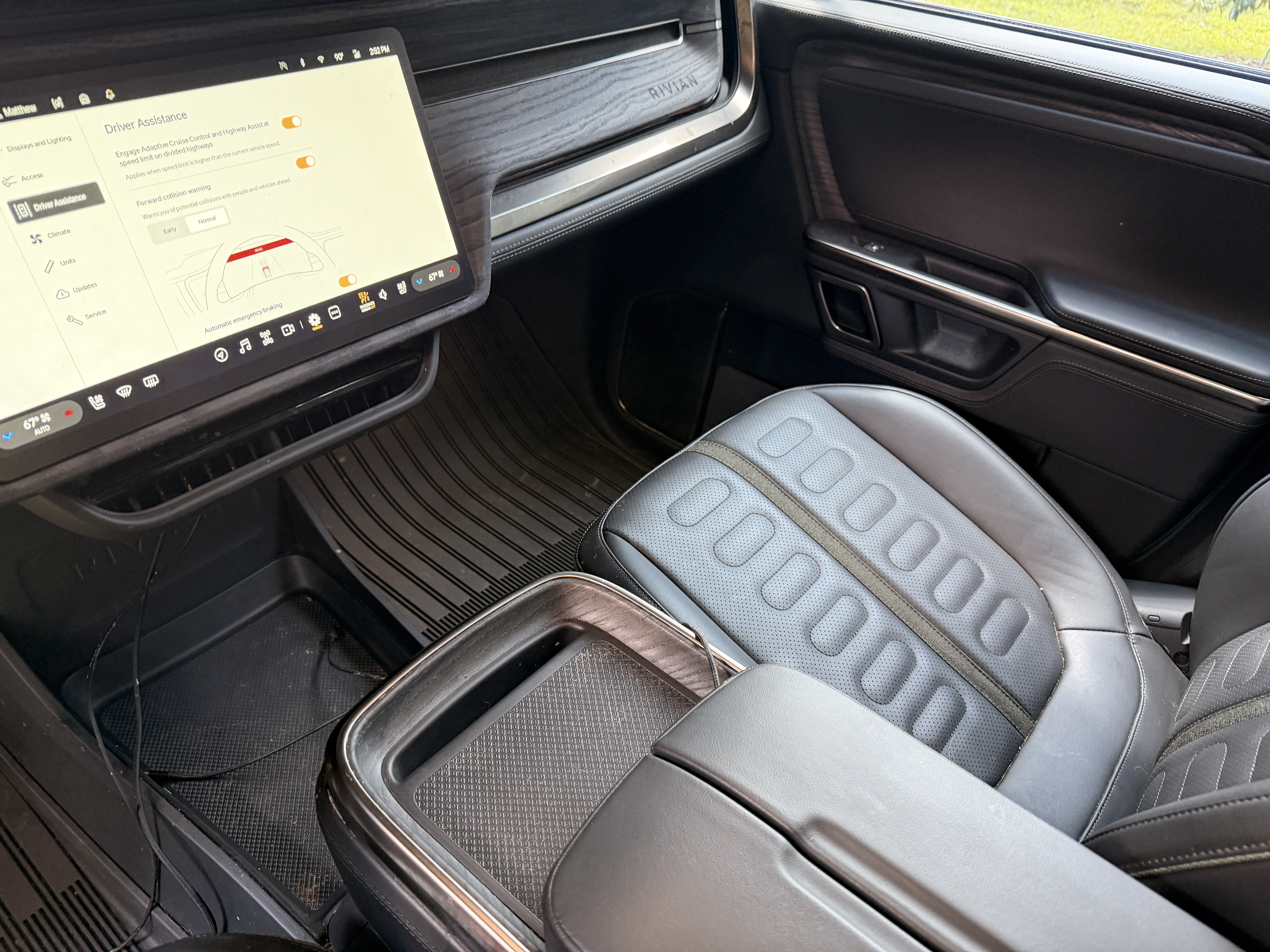 Used 2022 Rivian R1T Adventure AWD/4WD image 7