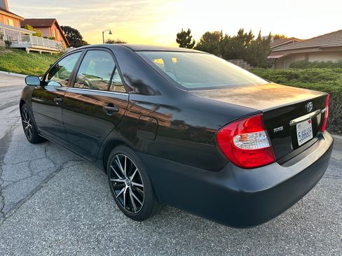 Used 2004 Toyota Camry LE image 14