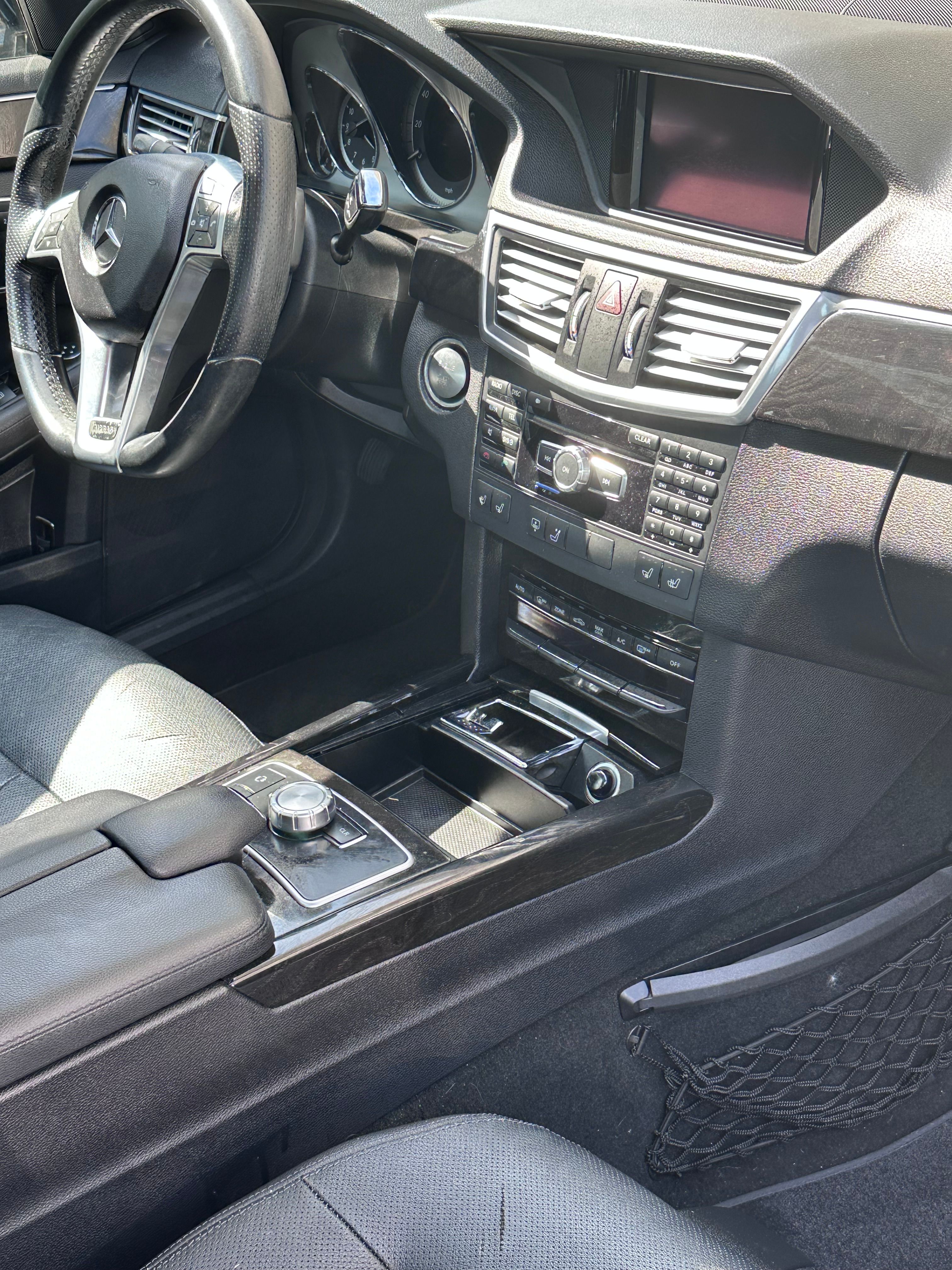 Used 2013 Mercedes-Benz E 550 4MATIC Sedan image 9