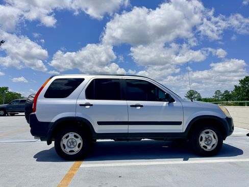 Used 2002 Honda CR-V LX image 2