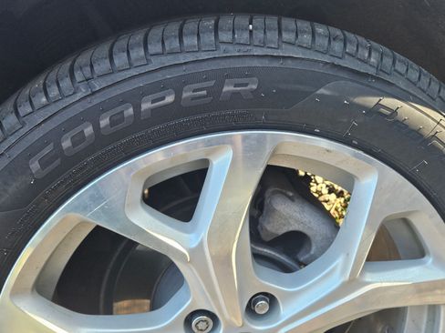 Used 2017 Chevrolet Volt Premier w/ Driver Confidence Package image 9