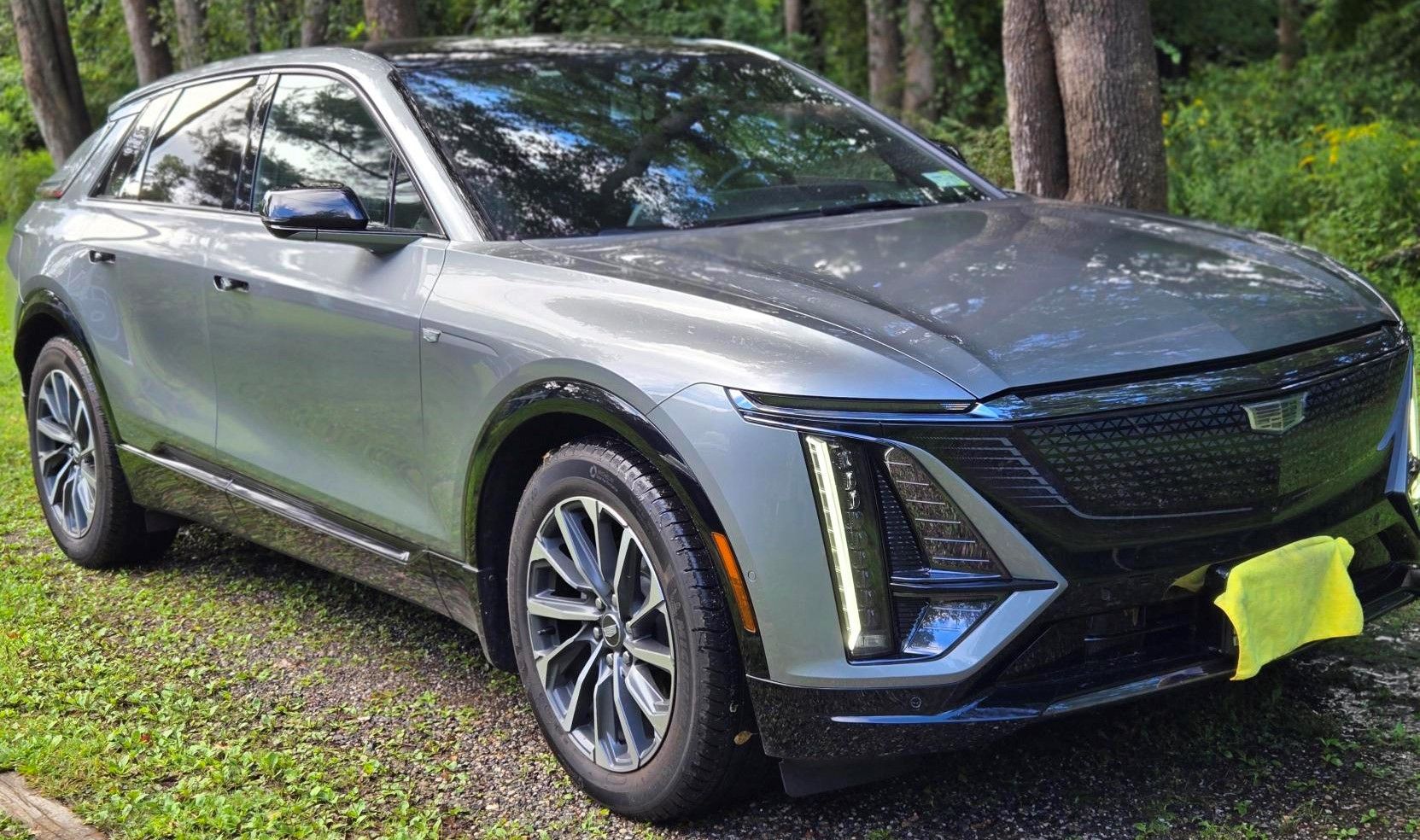 Used 2024 Cadillac Lyriq Sport AWD/4WD image 2