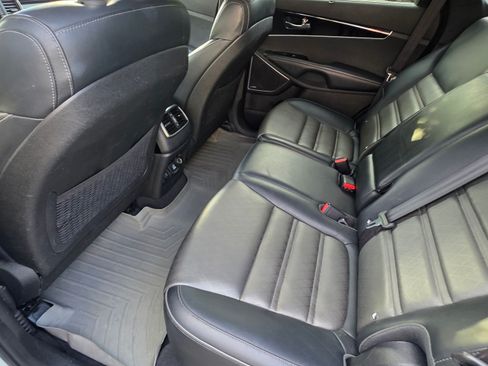 Used 2016 Kia Sorento SX w/ SXL Technology Package image 13