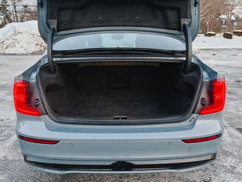 Used 2023 Volvo S60 T8 Plus image 6