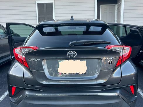 Used 2021 Toyota C-HR Limited image 13