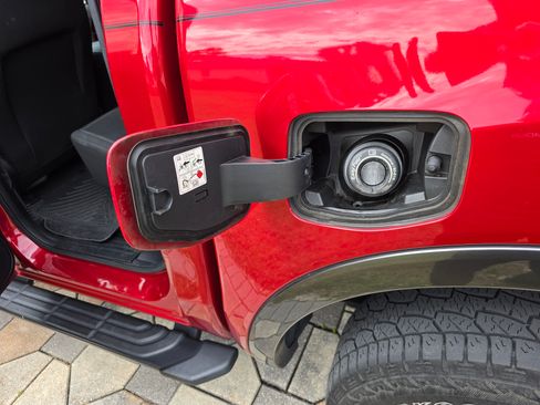 Used 2020 Ford Ranger XLT w/ Equipment Group 301A Mid image 15