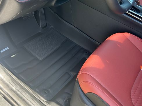 Used 2024 Kia Sportage SX image 5