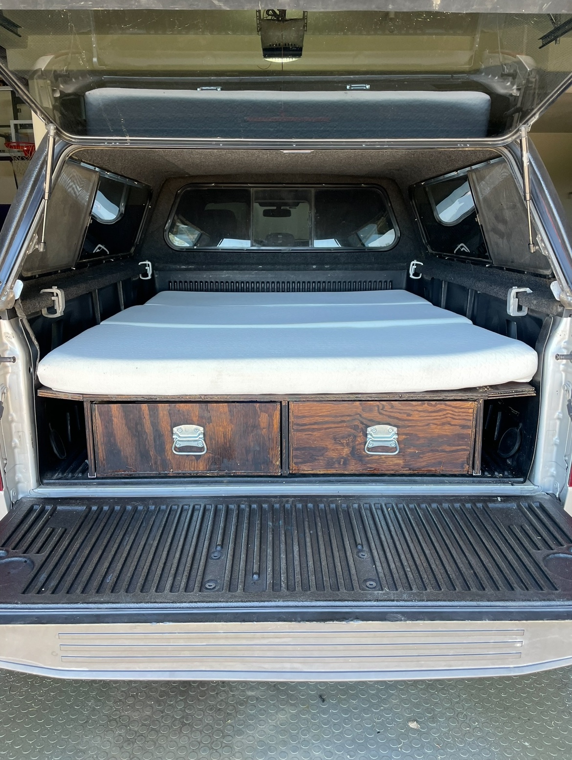 Used 2018 Ford F150 XLT w/ Equipment Group 302A Luxury AWD/4WD image 12