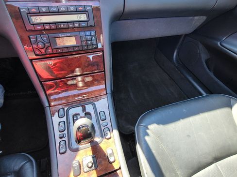 Used 2001 Mercedes-Benz E 320 Sedan image 9