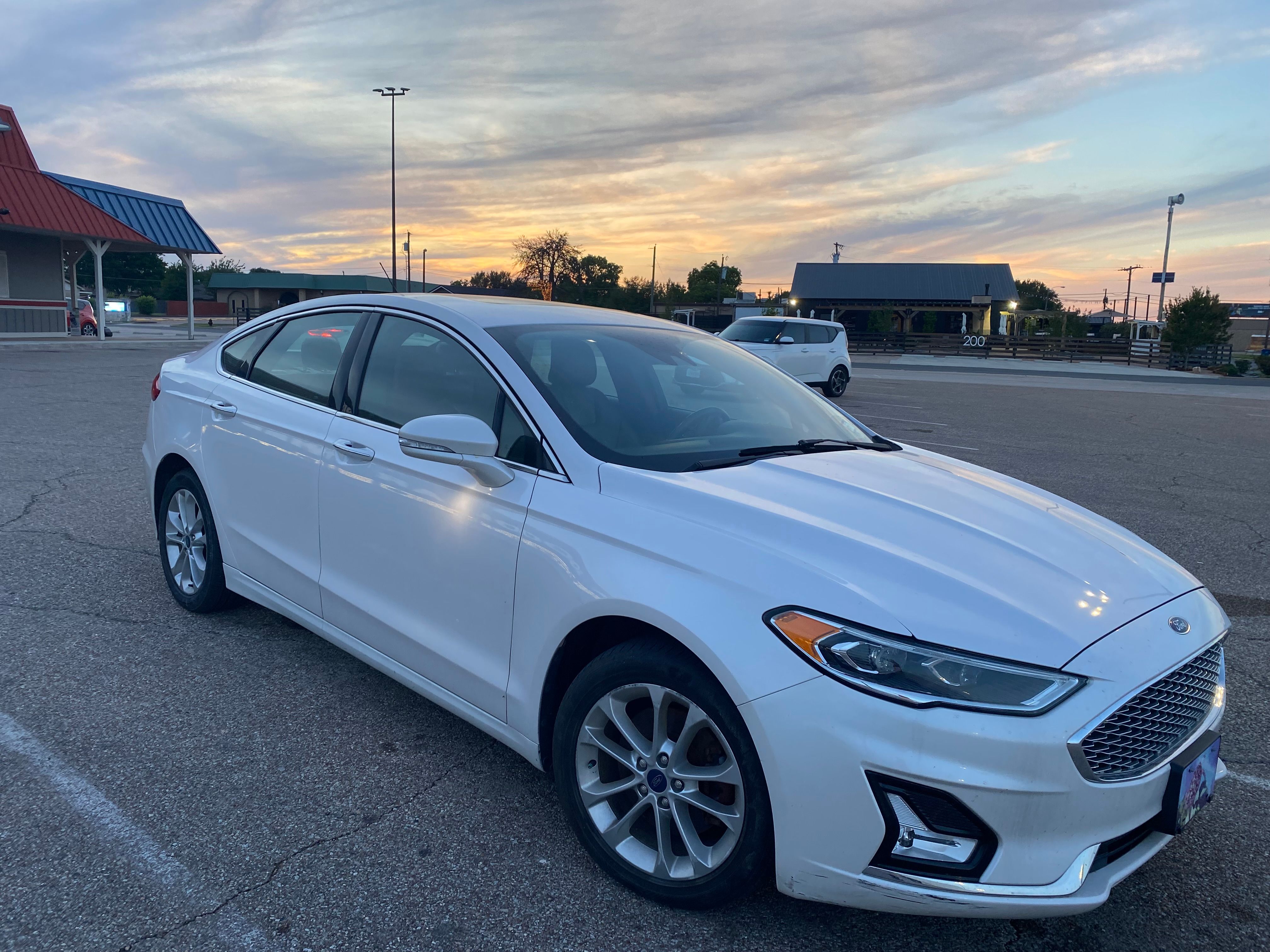 Used 2019 Ford Fusion Energi Titanium FWD image 17