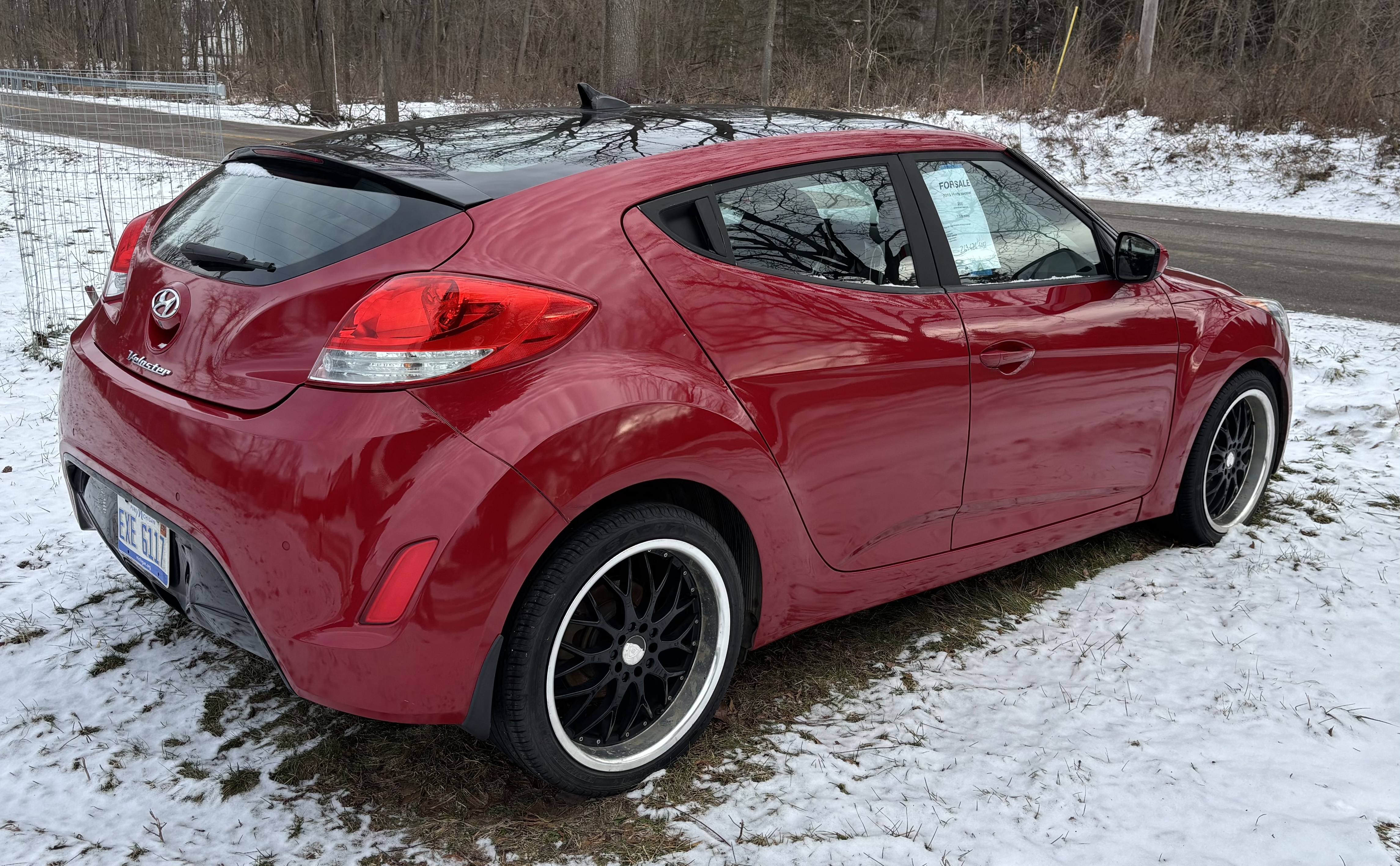 Used 2015 Hyundai Veloster w/ Option Group 03 FWD image 5