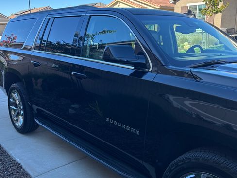 Used 2018 Chevrolet Suburban LT AWD/4WD image 12