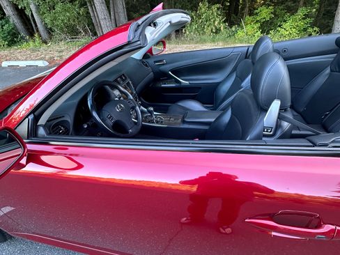 Used 2010 Lexus IS 250C RWD image 8