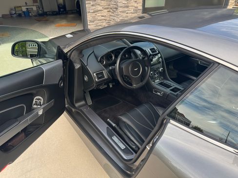 Used 2014 Aston Martin DB9 Coupe image 10