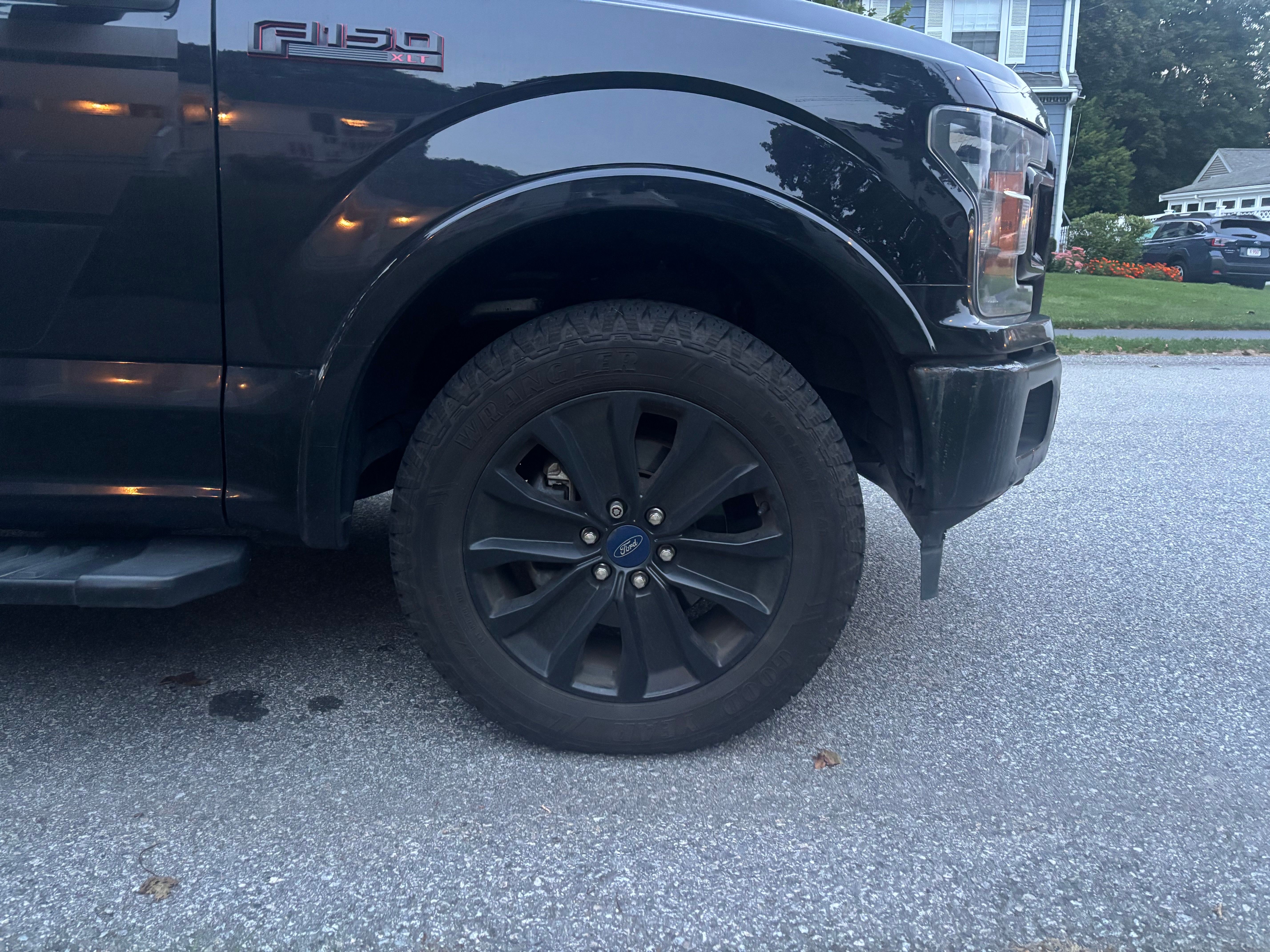 Used 2019 Ford F150 XLT w/ Equipment Group 302A Luxury AWD/4WD image 19