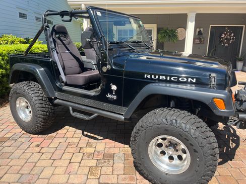 Used 2004 Jeep Wrangler Rubicon image 2