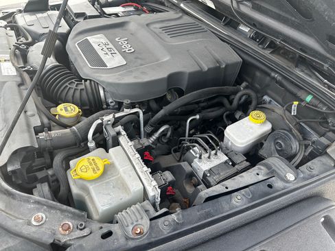 Used 2013 Jeep Wrangler Unlimited Sport image 21