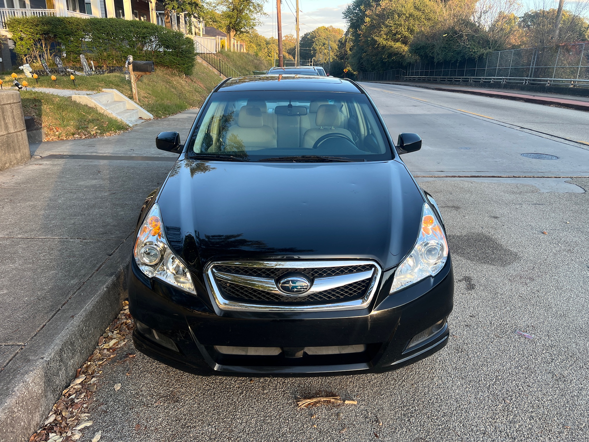 Used 2011 Subaru Legacy 2.5i Premium AWD/4WD image 1