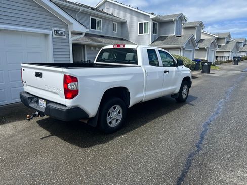 Used 2018 Toyota Tundra SR AWD/4WD image 4