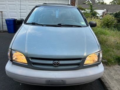 Used 2000 Toyota Sienna LE