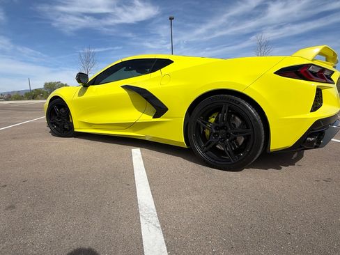 Used 2021 Chevrolet Corvette Stingray Premium Cpe w/ Z51 Performance Package image 2