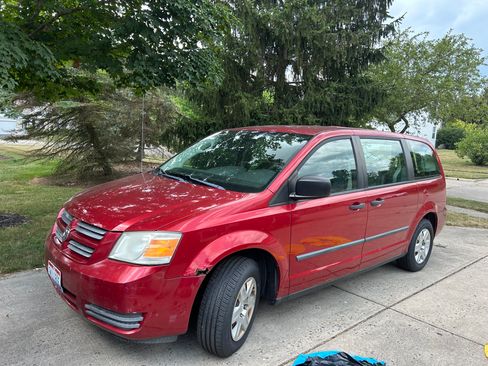 Used 2008 Dodge Grand Caravan SE image 2