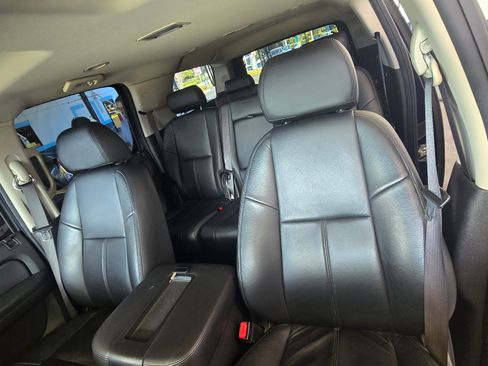 Used 2008 Chevrolet Suburban 2500 LT image 22