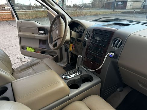 Used 2007 Ford F150 Lariat AWD/4WD image 6