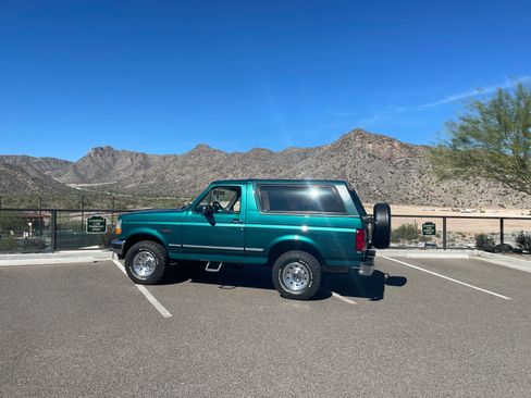 Used 1996 Ford Bronco image 1
