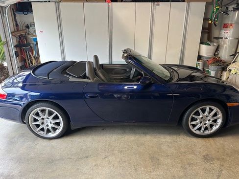 Used 2004 Porsche 911 Carrera image 2