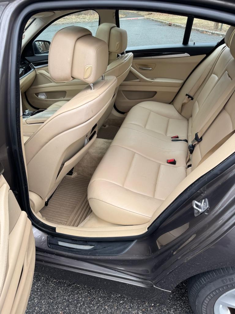 Used 2012 BMW 528i Sedan RWD image 12