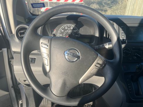 Used 2020 Nissan NV200 SV w/ Back Door Glass Package image 10